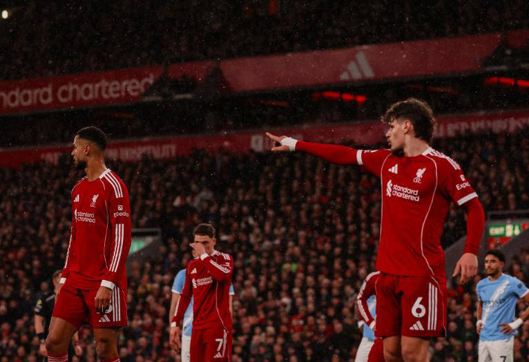 利物浦遭遇欧冠危机，或损失2亿英镑，斯洛特面临解雇风波