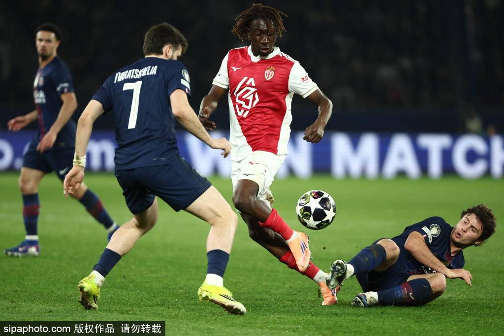 风雨飘摇斯坦福桥：恩佐暗示夏窗离队，主帅恩佐-马雷斯卡如何回应？